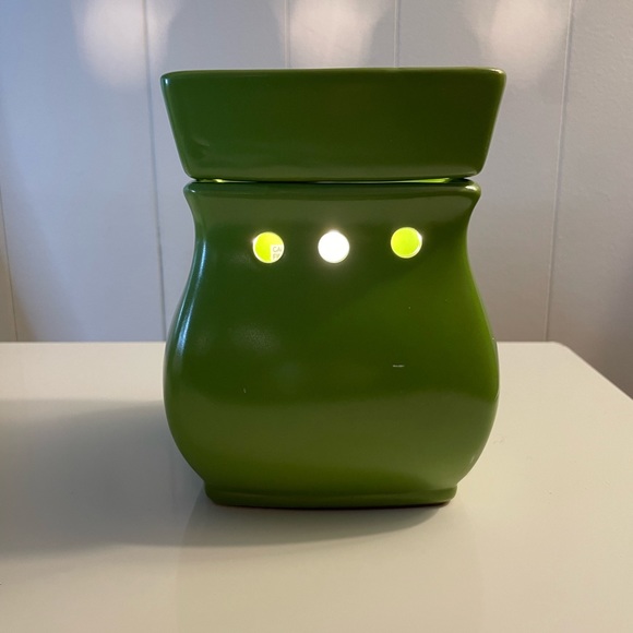 Retired Scentsy Wax Warmer Square Classic Curve Green Rounded Full Size - Picture 2 of 11